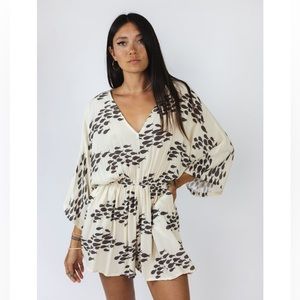 Fighting eel romper Kamila NWT